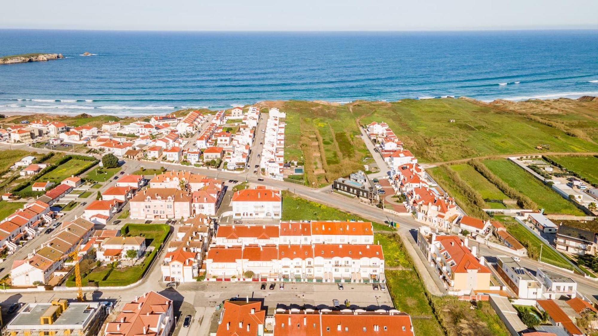 Baleal Happiness Surf House Βίλα Ferrel  Εξωτερικό φωτογραφία